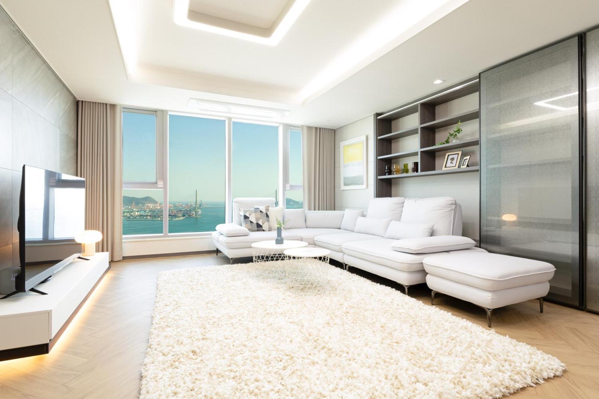 Brown Station Apartment