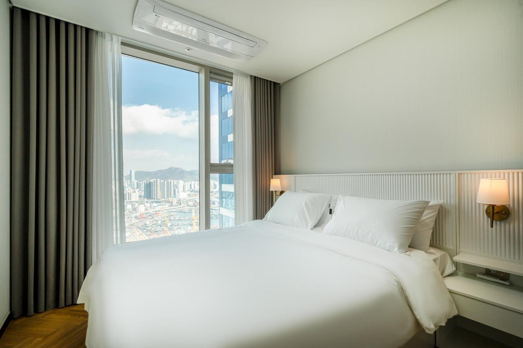 Apartemen Brown Station *
