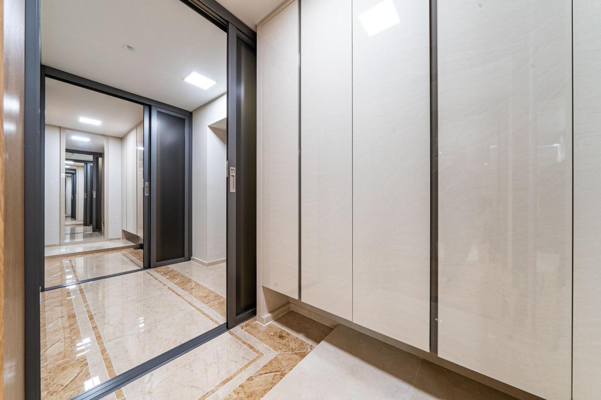 Apartemen Brown Station *