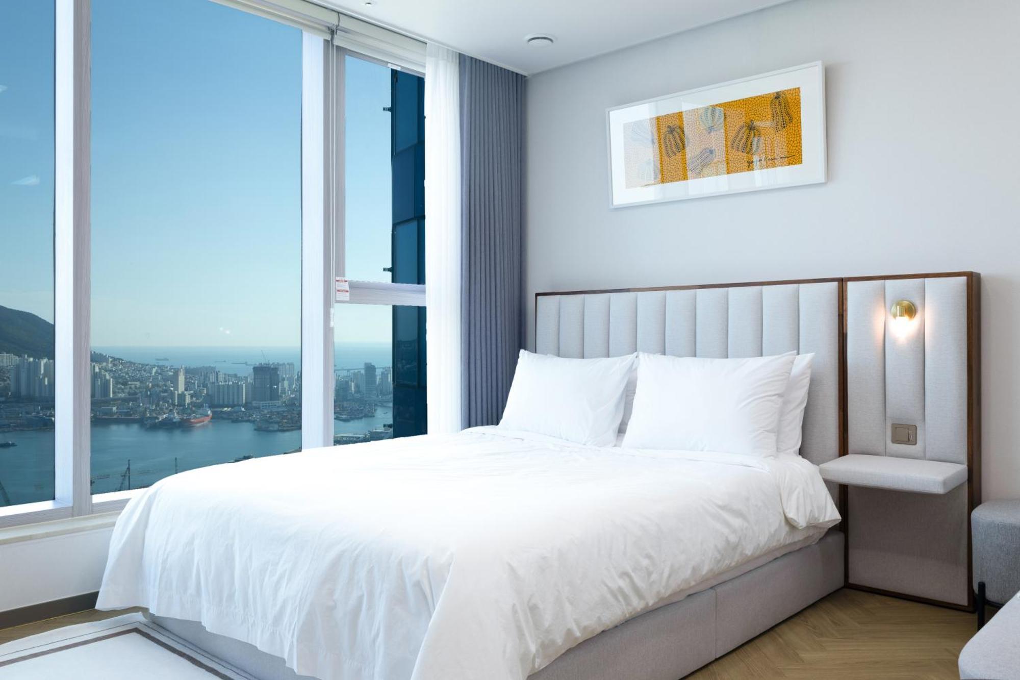 Apartemen Brown Station *
